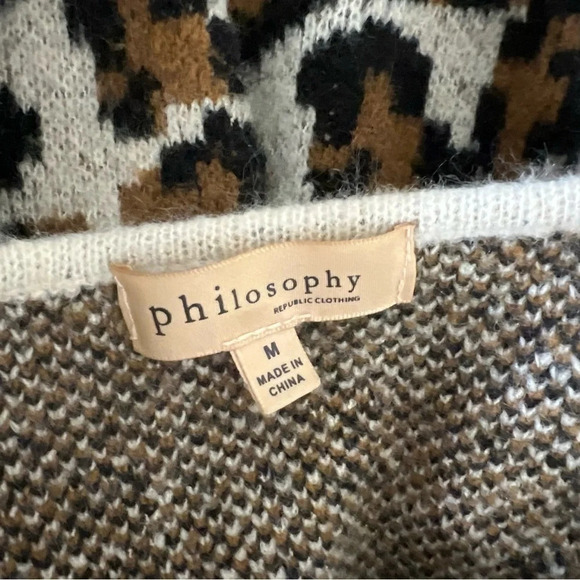 Philosophy Leopard Pattern Sweater Size Medium Soft Knit Pullover Round Neckline - Picture 7 of 7